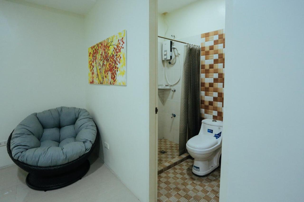 Oyo 645 Ljenj Apartelle Hotel Mabalacat Екстериор снимка